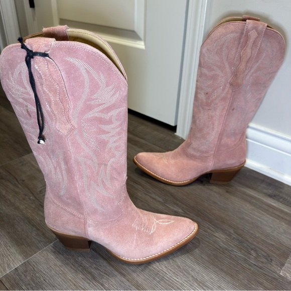 Idyllwind Charmed Life Round Toe Western Cowboy Blush Pink Suede Boots - Picture 2 of 10